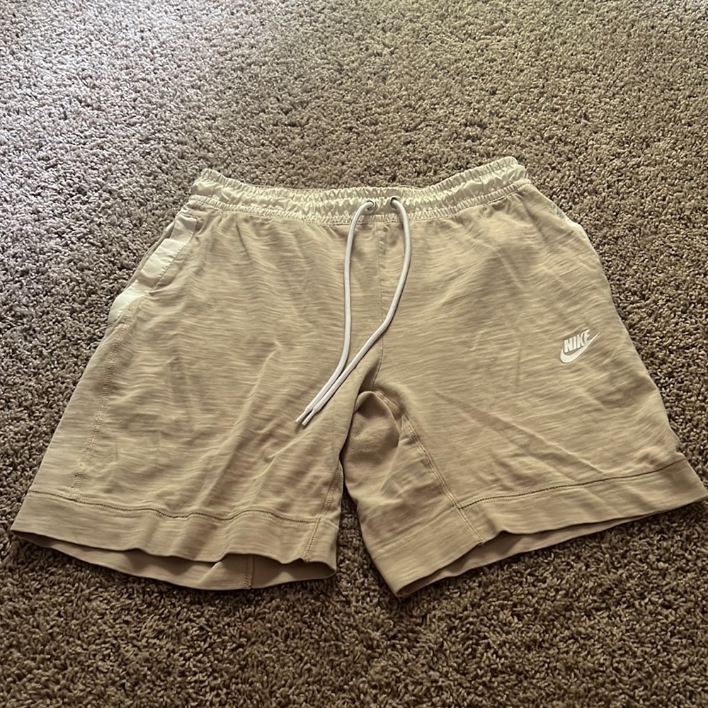 Mens tan Nike Shorts (Great Condition) size medium